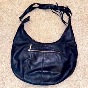 This is a great going out bag and this bag is beautiful.